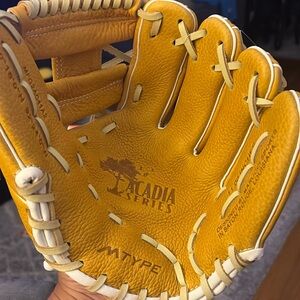 Marucci Acadia 11.00 inches Youth Baseball Glove: